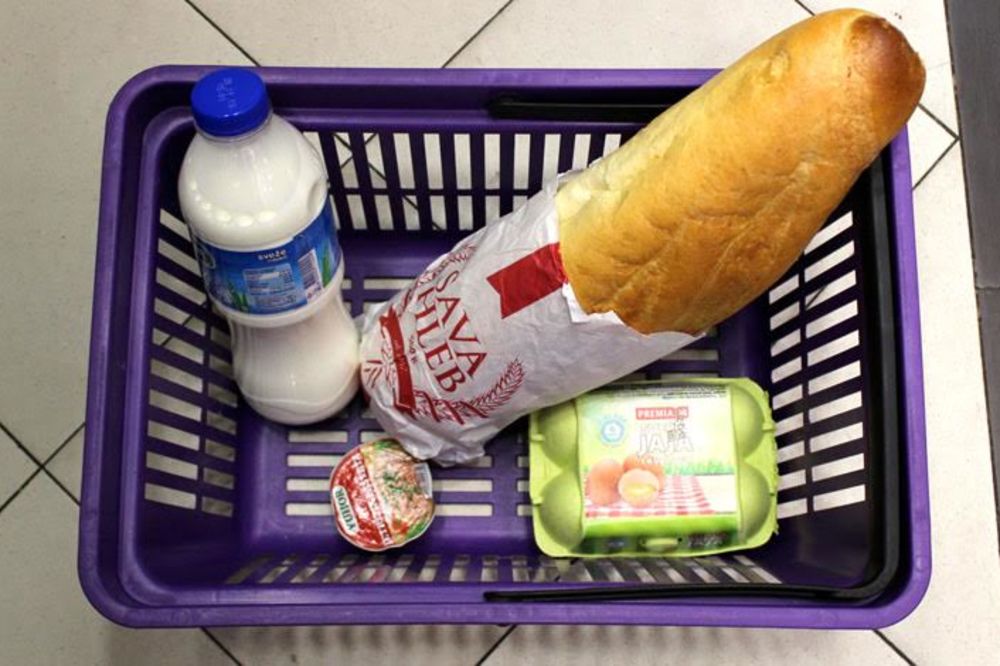 Evo šta sve možete da kupite od povećanja penzije: Pa probajte da preživite s ovim! (FOTO)