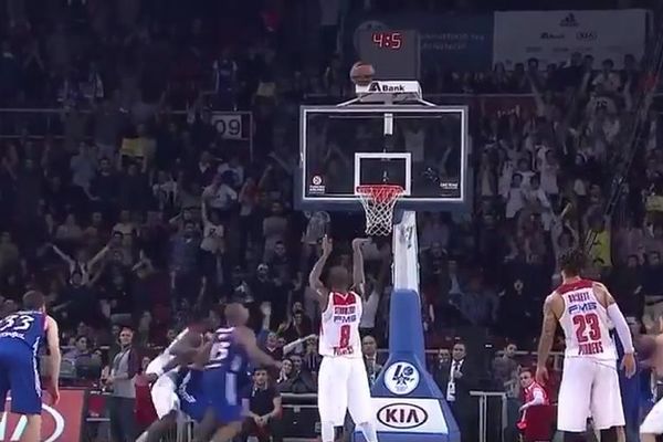 Crveno-beli osvojili Istanbul: Olimpijakos posle drame porazio Dudin Efes! (VIDEO)