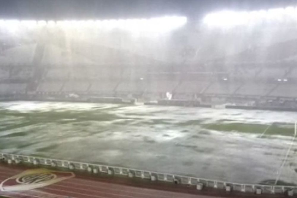 Potop odložio najveći južnoamerički derbi: Teren je bio pretvoren u močvaru! (FOTO) (VIDEO)