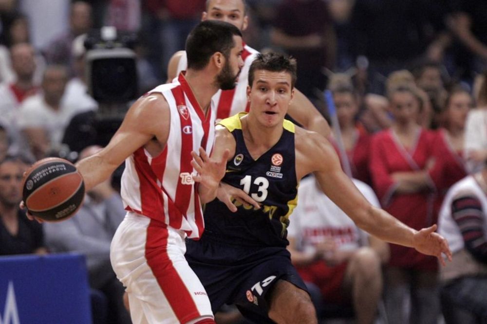 Zvezdaši žestoko vređaju Bogdanovića posle pobede nad Bajernom! (FOTO) (VIDEO)