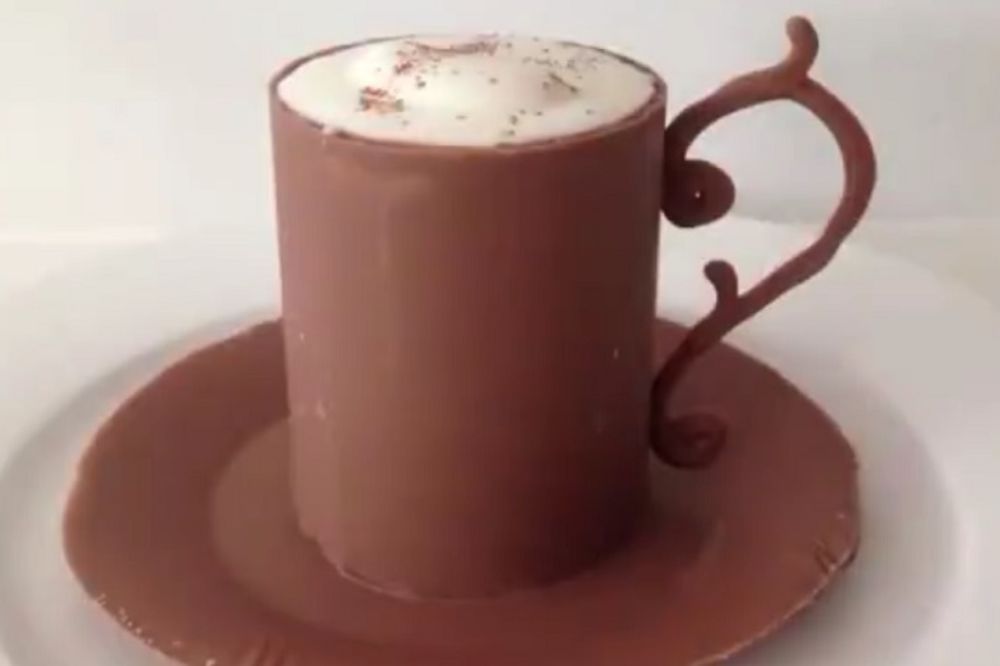 Popijte najslađu kafu na svetu, jer najlepša šolja je napravljena od čokolade (VIDEO)