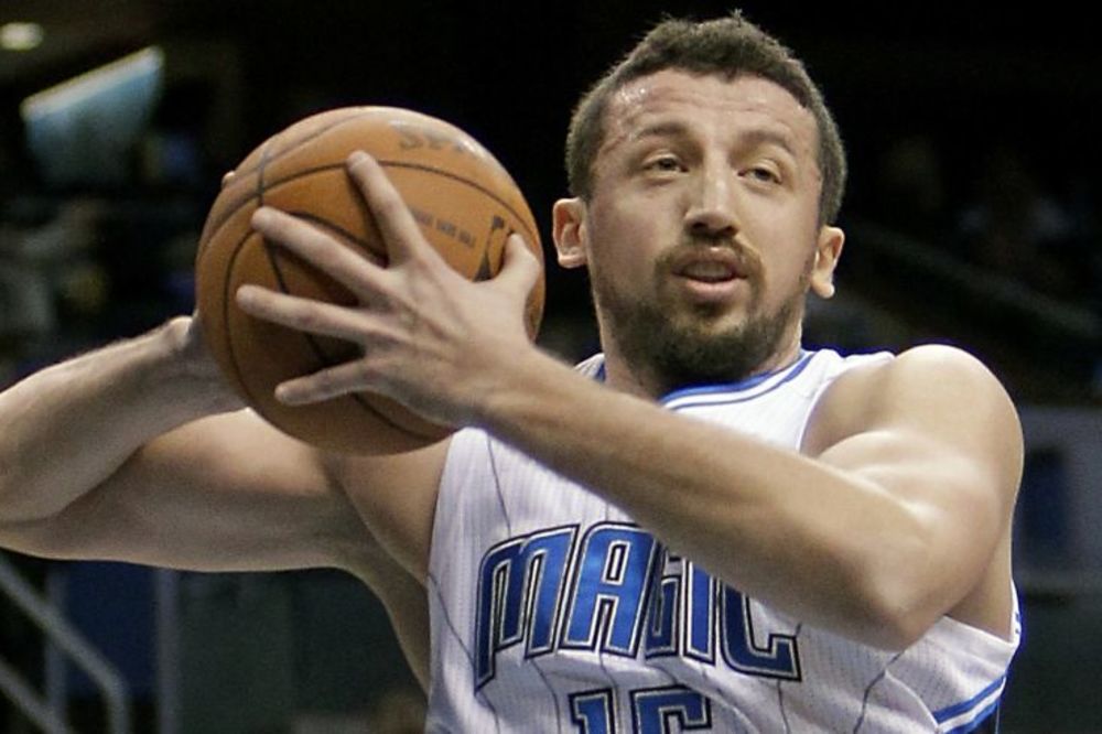 Najbolji turski košarkaš svih vremena završio igračku karijeru: Brat Hido otišao u penziju! (VIDEO)