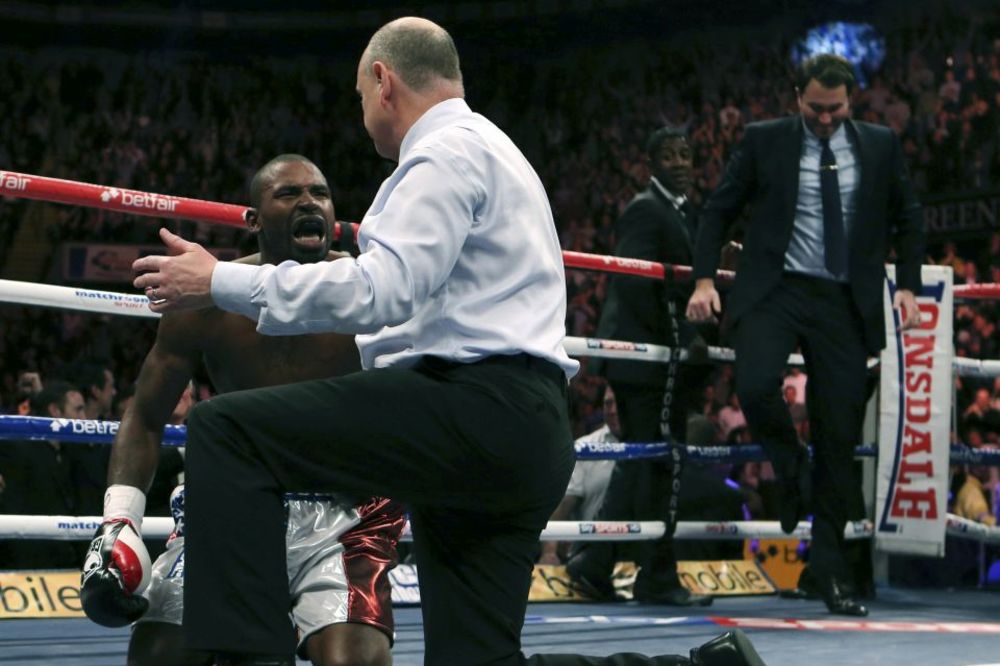 Profesionalni bokser rešio da se suprotstavi zlim jezicima i prizna da je gej! (VIDEO)