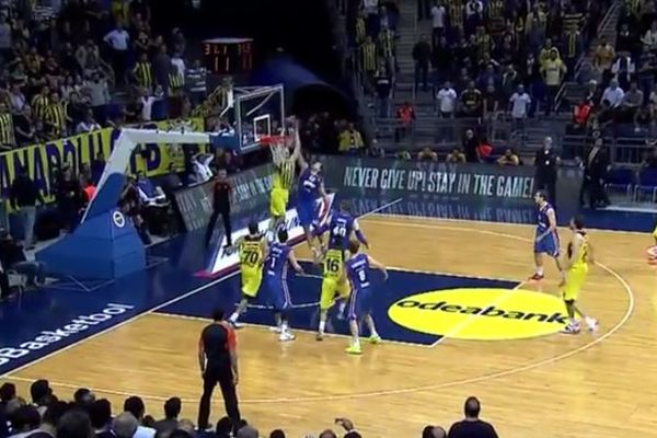 Kalinićev let iznad Istanbula je najbolji potez 5. kola Evrolige! Jovićeva asistencija među TOP 10! (VIDEO)