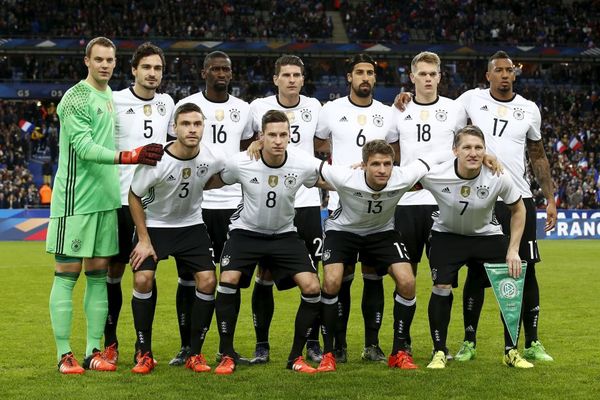 Reprezentativci Nemačke proveli su noć na stadionu Francuska!