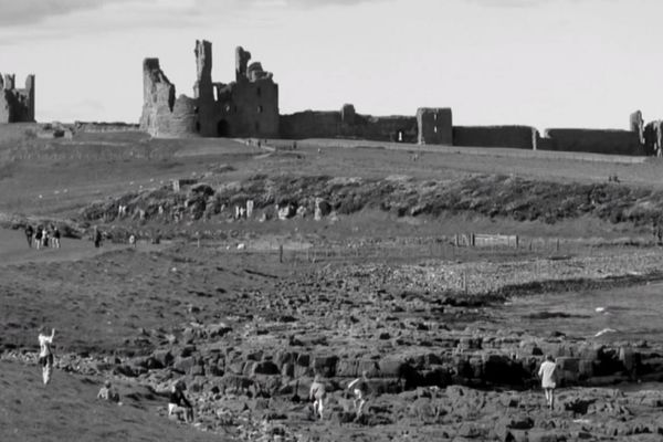 Zagledajte se dobro u jednu tačku: Crno-bela slika, a u boji! (VIDEO)