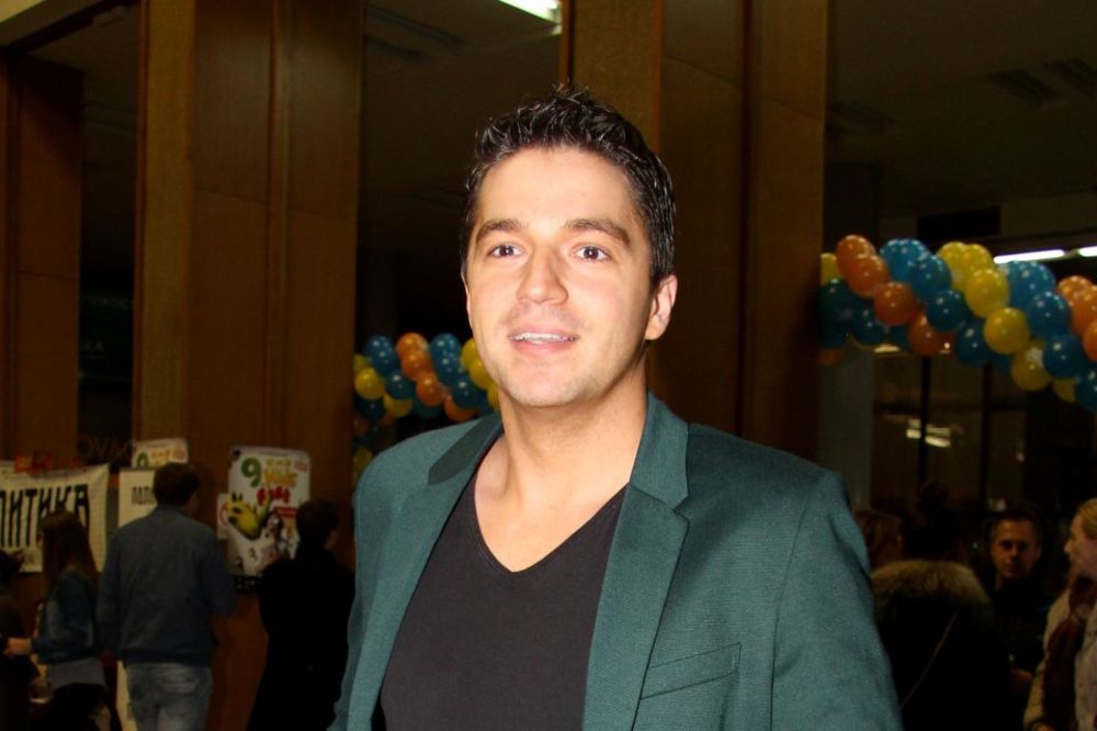 Voli seke ili bate i seke? Vlada napokon otkrio sve detalje o gej aferi! (FOTO)