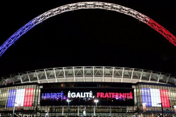 Svaka čast Englezi: Ovakav Vembli dočekuje Francuze! (FOTO)