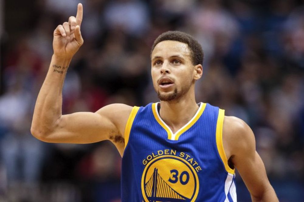 Kari pogađa odakle stigne: Nije ni kročio na teren ubacio je trojku! (VIDEO)