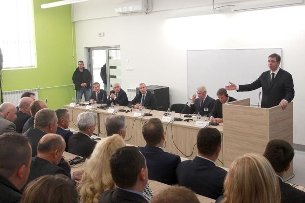 Jonuze, ne misliš valjda da te se plašim? Svađa Vučića i Albanca s juga Srbije! (VIDEO)