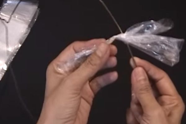 Uzela je ofinger i nekoliko plastičnih kesa. Oduševiće vas ono što je napravila! (VIDEO)