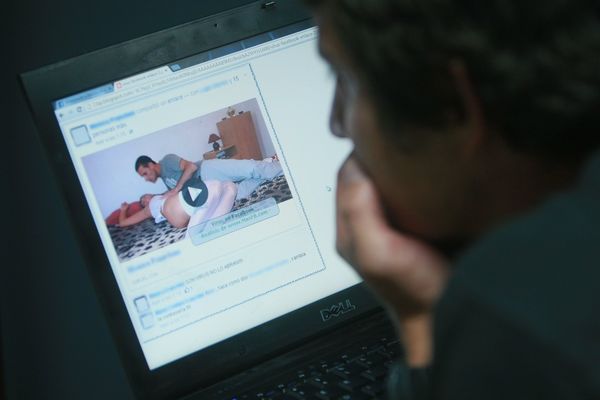 Posramićete se kad saznate šta ljudi najviše gledaju na porno-sajtovima!