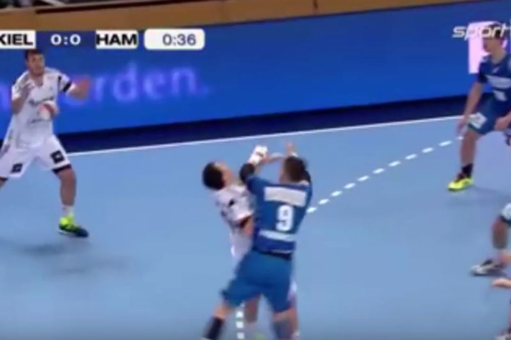 Brutalan start nad srpskim rukometašem: Vujin nokautiran u 36. sekundi meča! (VIDEO)
