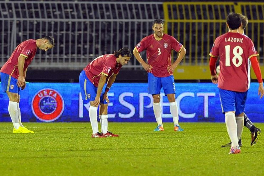 Išli od kafane do kafane: Nimalo nas ne iznenađuje kako su se fudbaleri spremali za Čehe!