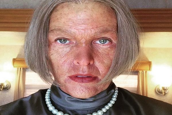 Da, ona je seks simbol! Šokiraćete se kada saznate ko je bakica sa slike! (FOTO)