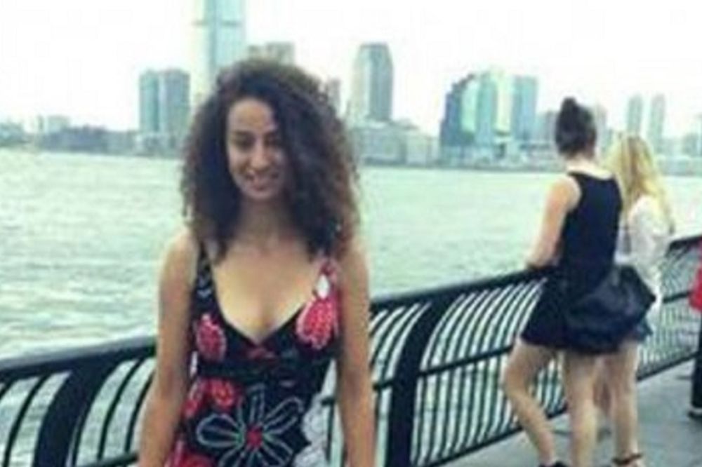 Ona je heroj Francuske! Bravo carice! Gest ove konobarice je ganuo svet!