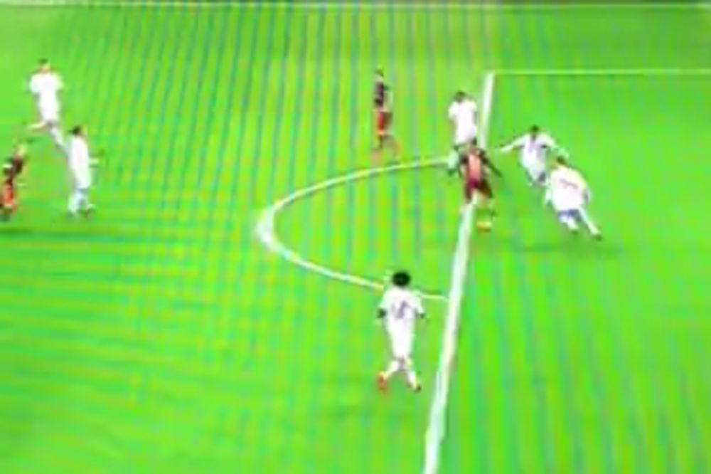Suarez je petom izbacio celu odbranu Reala, a onda je Inijesta zakucao loptu u mrežu! (VIDEO)
