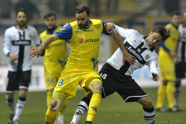 Italija u čudu: Pogledajte šta je uradio Ervin Zukanović nakon što je dobio crveni karton (VIDEO)