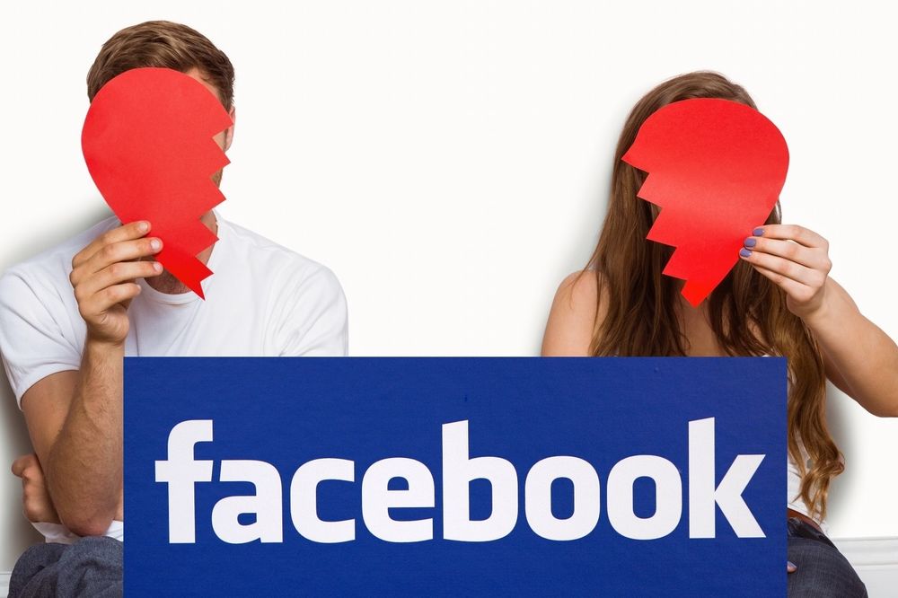 Prebolite svoje bivše uz pomoć... Fejsbuka (FOTO)