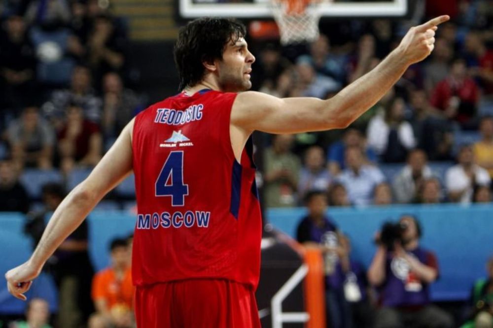 Teo je bog asistencija: Dodavanje kapitena Srbije koje je obišlo planetu! (VIDEO)