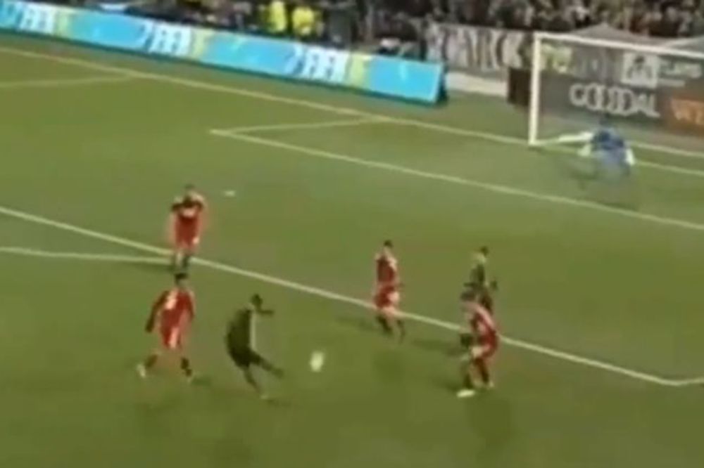 Hladnokrvna egzekucija: Fudbaler Portlanda bombastičnim golom bacio stadion u trans! (VIDEO)