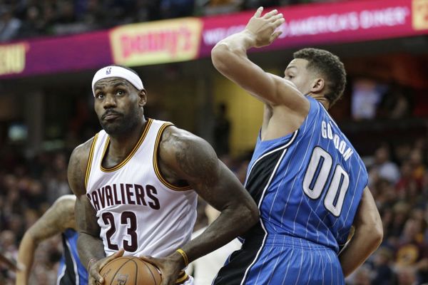 Lebron se ponovo upisao u istoriju, Popović se boji da mu Bobi ne istruli na klupi! (VIDEO)