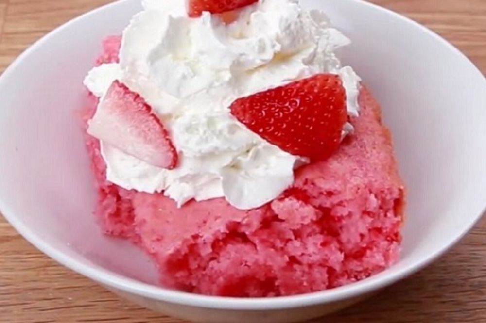 Imate ova 2 sastojka u kući? Dovoljno za super brzi kolač! (RECEPT) (VIDEO)