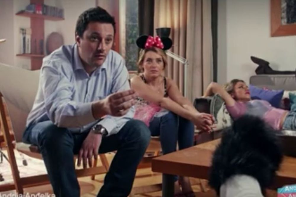 Andrijina prava Anđelka pred njim puši marihuanu! A on? (FOTO) (VIDEO)