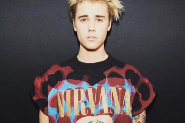 Džastin Biber oduševio kritičare novim albumom, ali razbesneo milione stajlingom (FOTO)(VIDEO)