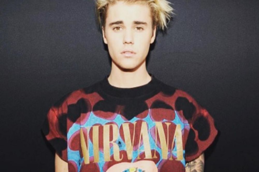 Džastin Biber oduševio kritičare novim albumom, ali razbesneo milione stajlingom (FOTO)(VIDEO)