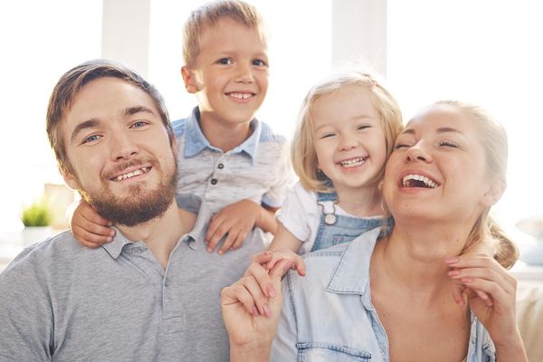 Ovo su najčešće greške roditelja prema deci: Misle im dobro, a zapravo im koče inteligenciju! (FOTO)