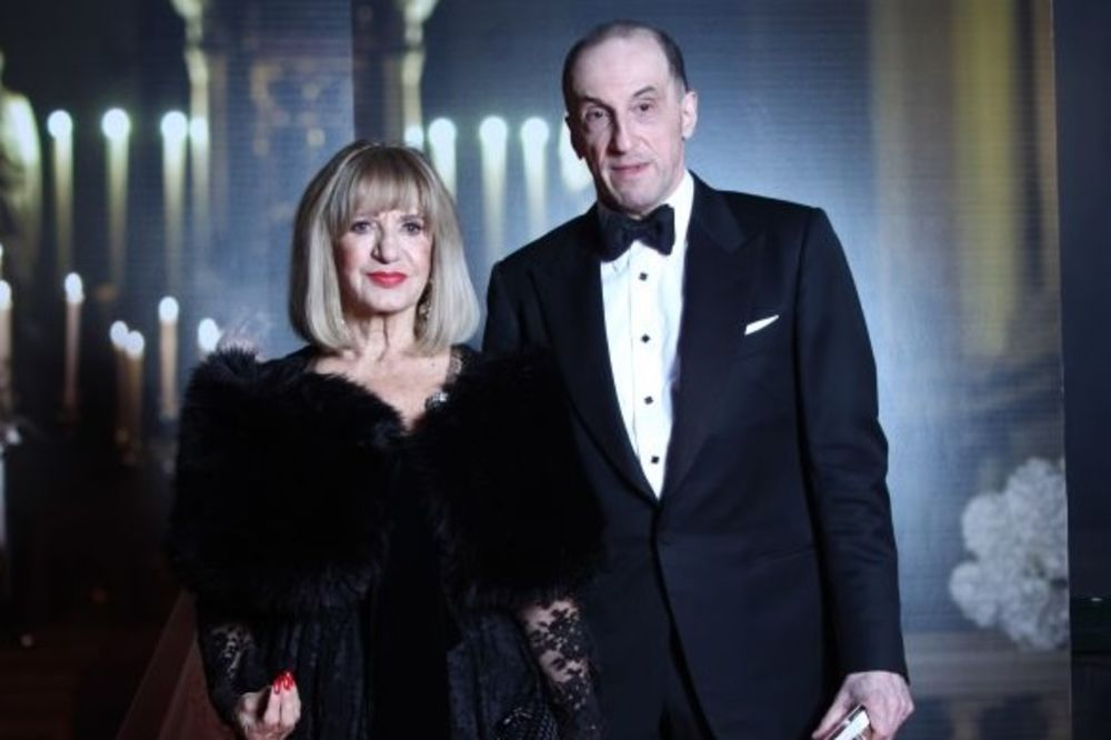 Roditelji pokojnog Dražena Petrovića izdominirali svojim stajlingom na Severininoj svadbi (FOTO)