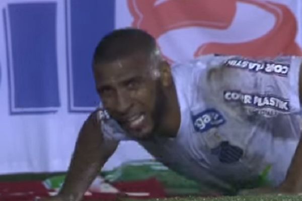 Kako? Samo nam reci kako si uspeo da promašiš ovo? (VIDEO)