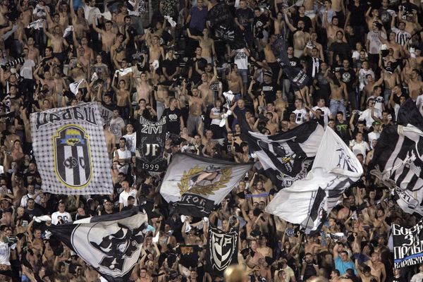 Kroz četvrt Crvenih fenjera u Amsterdamu odjekivalo: Beogradski Partizan najbolji je tim! (VIDEO)