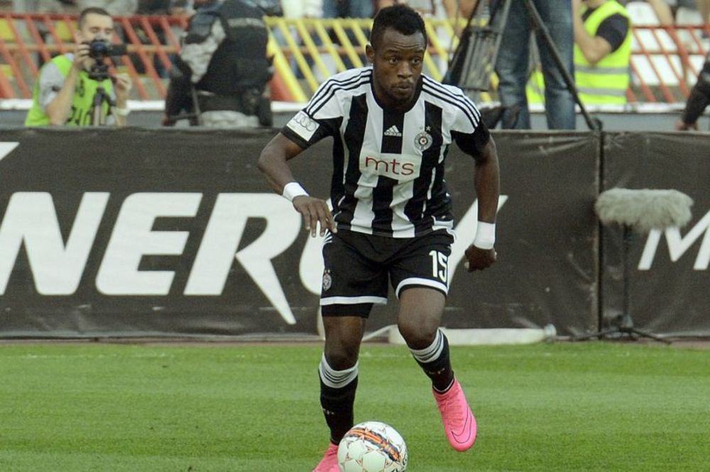 Oumaru izjednačio, pa se pogubio tokom proslave?! (FOTO) (VIDEO)