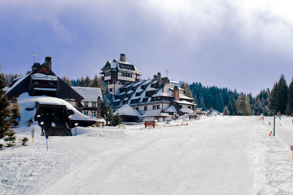 Veje li veje! Na Zlatiboru palo 20 centimetara snega, pobeleo i Kop! (FOTO)