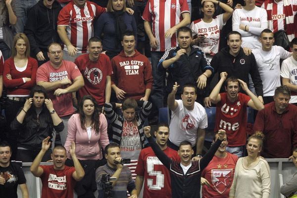 Madriđanima nije lako: Pakleni doček za igrače Reala i zvižduci himni Evrolige! (VIDEO)