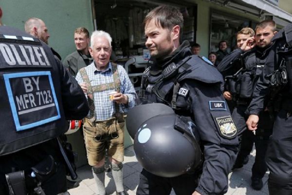 Dart Vejder preuzeo jedinice Nemačke specijalne policije?! (FOTO)