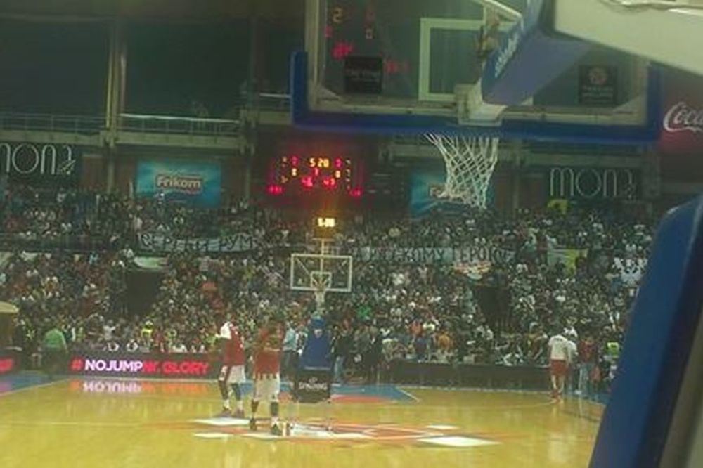 Slava heroju: Delije odale poštu tragično nastradalom ruskom pilotu! (FOTO) (VIDEO)