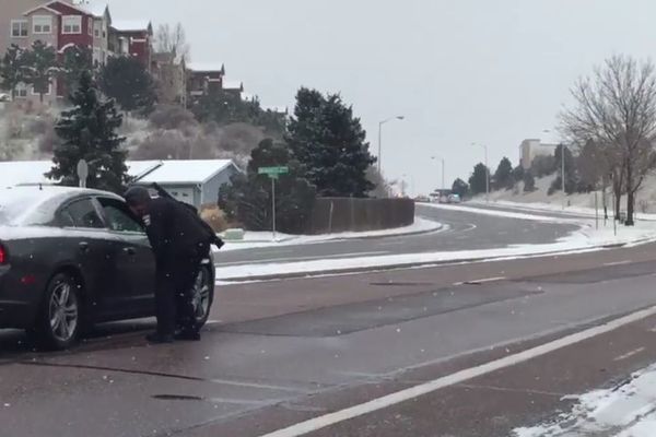 Pucnjava u Kolorado Springsu: Ranjena tri policajca! (FOTO) (VIDEO)