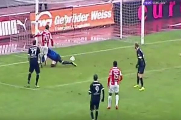 Nesrećni autogol golmana Voždovca: Njegova peta donela Zvezdi vođstvo tri minuta pre kraja! (VIDEO)