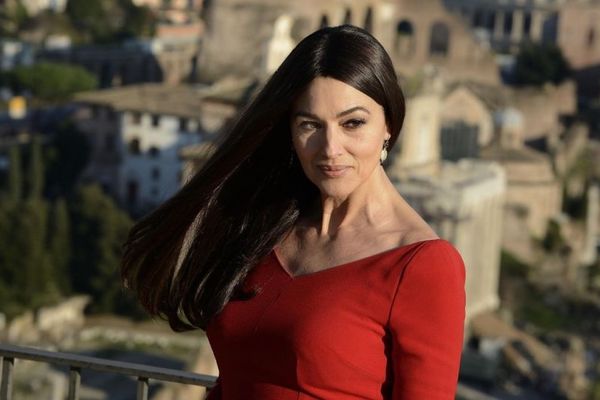 Jedna je Monika Beluči: ženstvena, sofisticirana, prefinjena, zavodljiva  (FOTO)