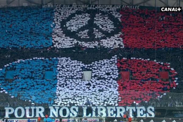 Za našu slobodu: Sjajna koreografija na derbiju francuskog šampionata! (FOTO)