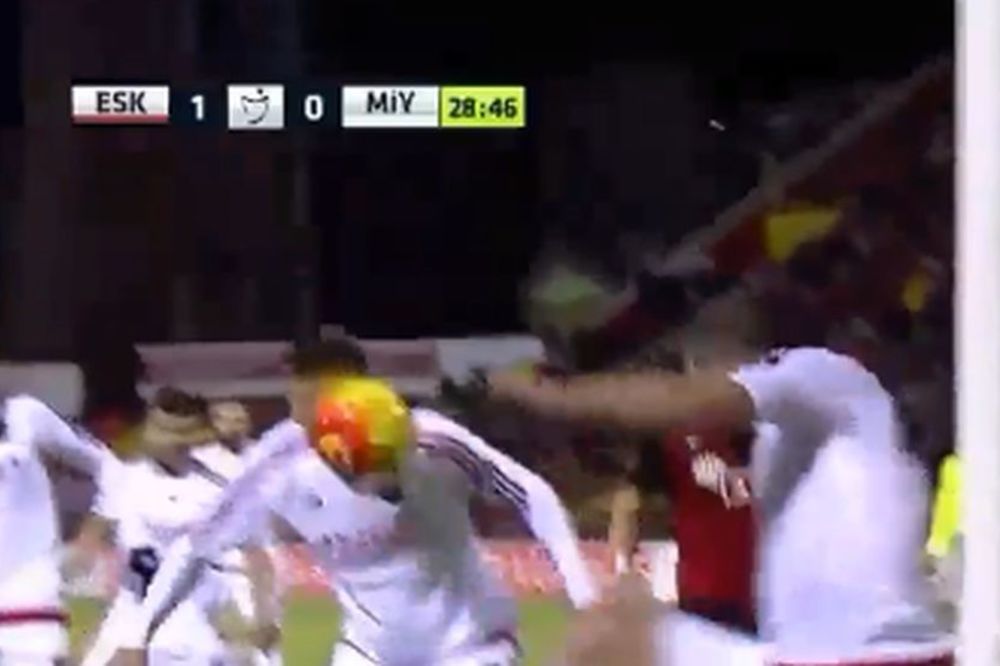 Ovo je jedan od smešnijih autogolova, a postigao ga je Srbin! (VIDEO)