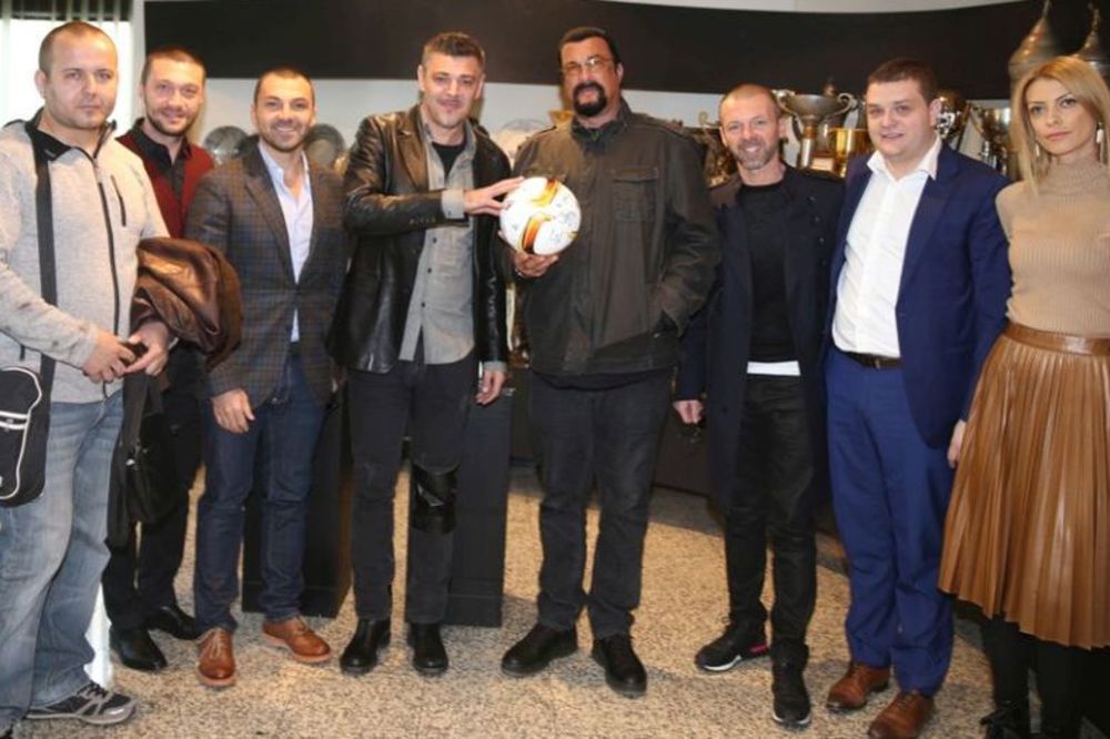 Najpoznatiji holivudski tabadžija brani Partizan: Stiven Sigal posetio Humsku! (FOTO)