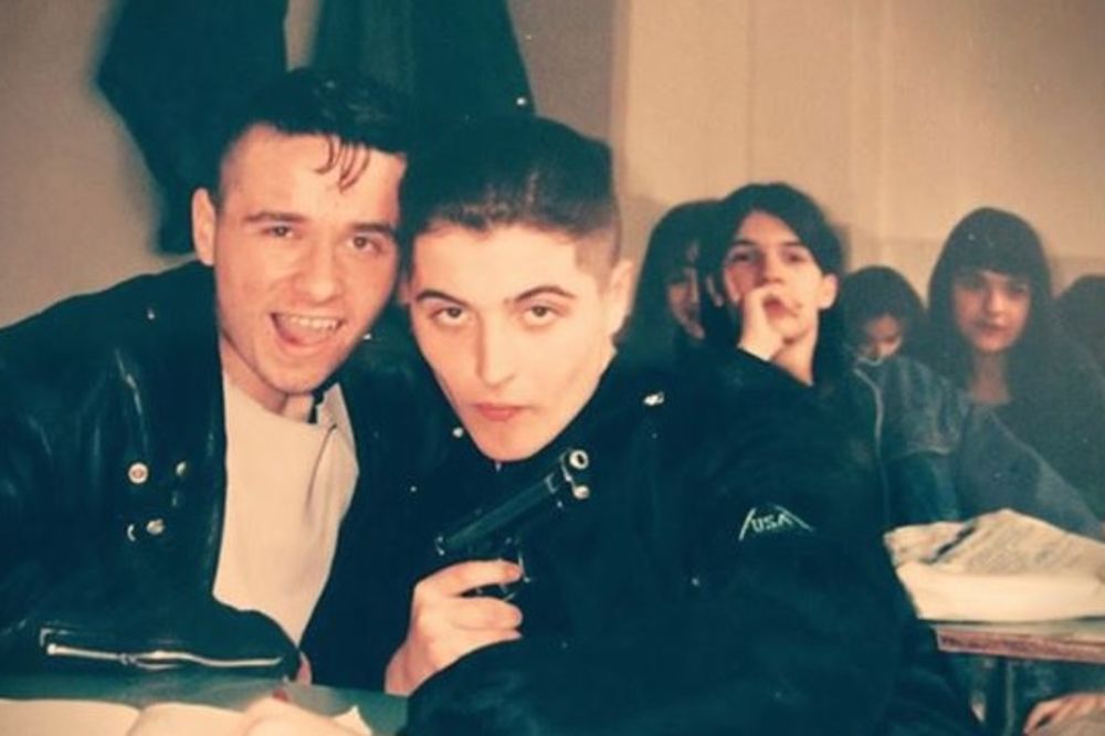 Ovaj besni tinejdžer danas je jedan od najpopularnijih domaćih pisaca! (FOTO)