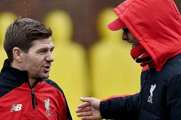 Tamo gde mu je mesto: Džerard ponovo na treningu Liverpula! (VIDEO)