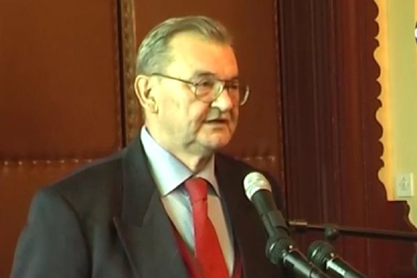 Ovako SPS gradonačelnik rešava problem pasa lutalica: Lovci dođu noću i pomlate kerove! (VIDEO)