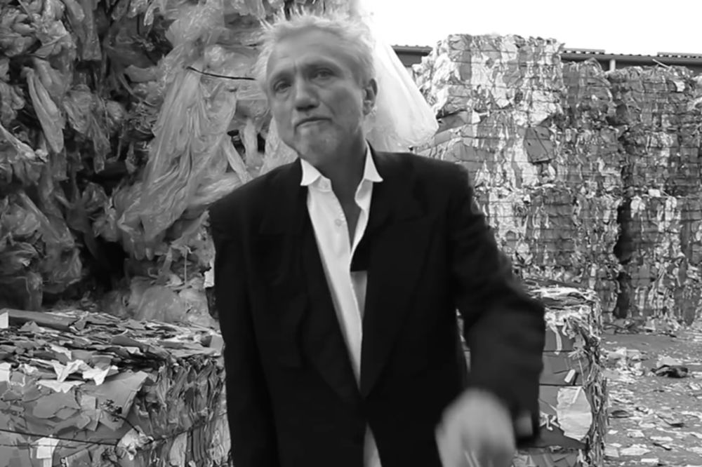 Rundek Mostove opet donosi u BG! A ovako se igra sa svetom kapitalista i klošara! (VIDEO)