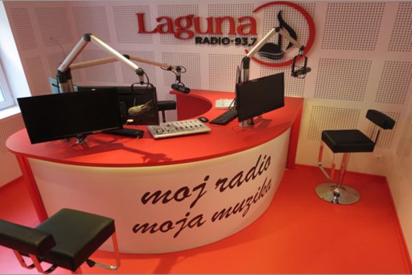 Samo oni mogu Beogradom da jure 93.7 na sat! Sa osmehom! (FOTO)